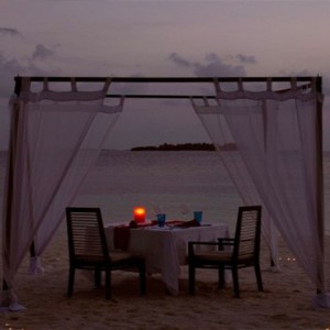 Coco Bodu Hithi - Luxury Maldives Honeymoon Packages - private dining