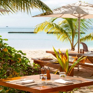 Constance Moofushi - Luxury Maldives Honeymoon Packages - Totem bar