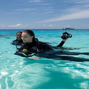 Constance Moofushi - Luxury Maldives Honeymoon Packages - diving1