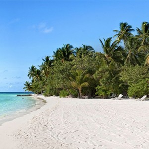 Diamonds Athuruga - Luxury Maldives Honeymoon Packages - Beach