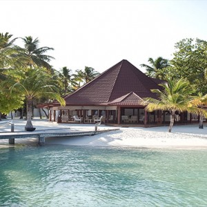 Diamonds Athuruga - Luxury Maldives Honeymoon Packages - Beach villas