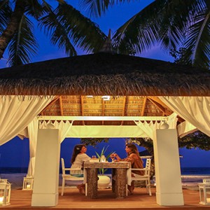 Diamonds Athuruga - Luxury Maldives Honeymoon Packages - Farivalhu Maldivian Restaurant