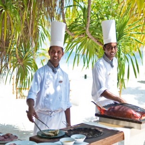 Diamonds Athuruga - Luxury Maldives Honeymoon Packages - Kakuni Seafood restaurant