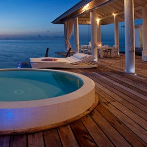 Diamonds Athuruga - Luxury Maldives Honeymoon Packages - Two Bedroom Water Villa pool tub