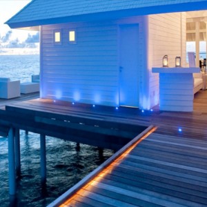 Diamonds Athuruga - Luxury Maldives Honeymoon Packages - dining with the stars1