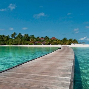 Diamonds Athuruga - Luxury Maldives Honeymoon Packages - jetty