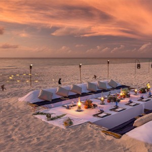 Hurawalhi Island - Luxury Maldives Honeymoon Packages - beach dining