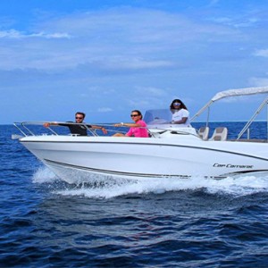 Hurawalhi Island - Luxury Maldives Honeymoon Packages - speed boat