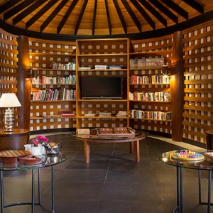 JA Manafaru - Luxury Maldives honeymoon packages - Library area