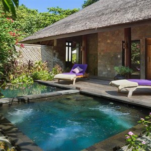 JA Manafaru - Luxury Maldives honeymoon packages - salon relaxation area