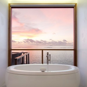 Kandolhu Maldives - Luxury Maldives Honeymoon Packages - Ocean Villa bathroom