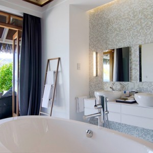 Kandolhu Maldives - Luxury Maldives Honeymoon Packages - Pool Villas bathroom