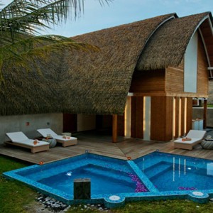 Kandolhu Maldives - Luxury Maldives Honeymoon Packages - Spa pool