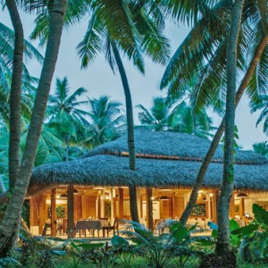 Kuramathi Maldives - Luxury Maldives Honeymoon Packages - Duniye restaurant