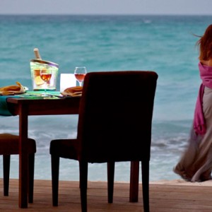 Kuramathi Maldives - Luxury Maldives Honeymoon Packages - Private dining experience