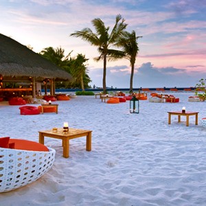 Kuramathi Maldives - Luxury Maldives Honeymoon Packages - Sand Bar