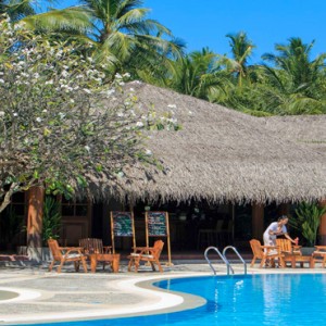 Kuramathi Maldives - Luxury Maldives Honeymoon Packages - pool area