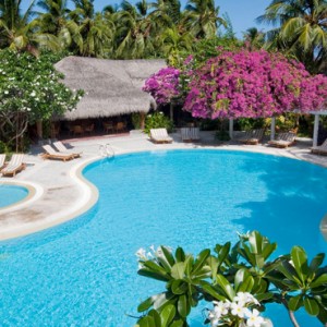 Kuramathi Maldives - Luxury Maldives Honeymoon Packages - swimming pool