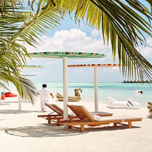 Lux South Ari Atoll - Luxury Maldives Honeymoon Packages - Lagoon Bar