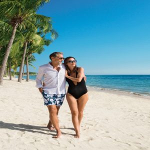 Mexico Honeymoon Packages Zoetry Paraiso De La Bonita Riviera Maya Couple At The Beach