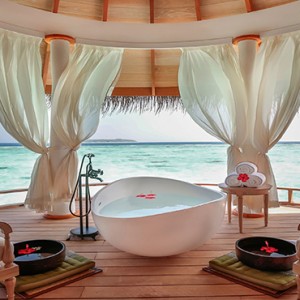 Milaidhoo Island Maldives - Luxury Maldives Honeymoon Packages - Spa bath