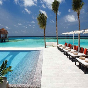 Ozen by Atmosphere at Maadhoo Island - Luxury Maldives Honeymoon Packages - Joie de vivre sun loungers