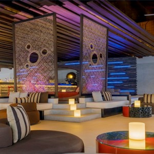 Velassaru Maldives - Luxury Maldives Honeymoon Packages - Fen bar