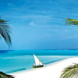 Velassaru Maldives - Luxury Maldives Honeymoon Packages - beach and lagoon view