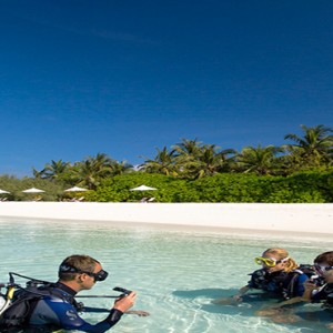 Velassaru Maldives - Luxury Maldives Honeymoon Packages - watersport activities, scuba diving