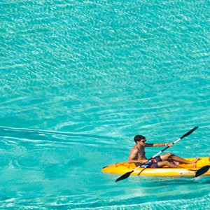 Velassaru Maldives - Luxury Maldives Honeymoon Packages - watersport activities2