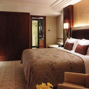 Hong Kong Honeymoon Packages Kowloon Shangri La Executive Suite1