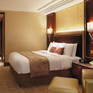 Hong Kong Honeymoon Packages Kowloon Shangri La Horizon Club Deluxe Room1