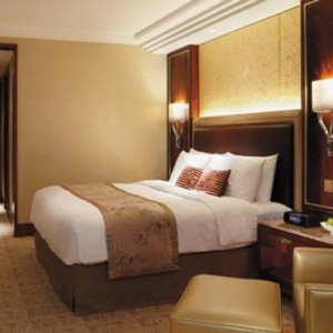 Hong Kong Honeymoon Packages Kowloon Shangri La Horizon Club Deluxe Room1