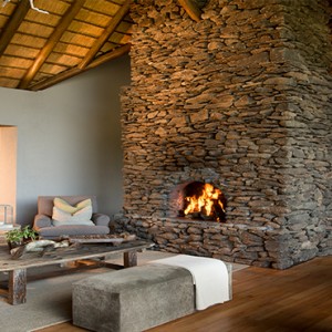 Lion Sands Game Reserve - Luxury South Africa Honeymoon Packages - Narina Lodge lounge bar