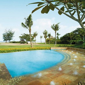 Malaysia Honeymoon Packages Shangri La Rasa Ria Resorts And Spa Ocean Wing Jacuzzi