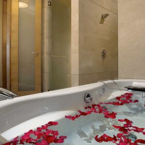 Marina Bay Sands - Luxury Singapore Honeymoon Packages - Marina Suite bathroom