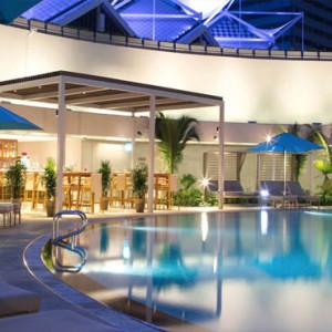 Pan Pacific Luxury Singapore Honeymoon Packages Poolside Bar