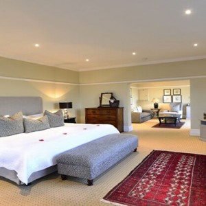 Shamwari Game Reserve - Luxury South Africa Honeymoon Packages - Long Lee Manor interior1