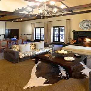 Shamwari Game Reserve - Luxury South Africa Honeymoon Packages - Long Lee Manor living area1