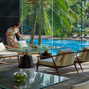 Shangri la Singapore - Luxury Singapore Honeymoon Packages - The lobby lounge table vignette