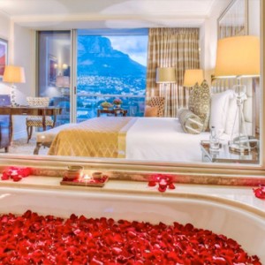 Taj Cape Town - Luxury South Africa Honeymoon Packages - Luxury Tower Rooms with Mountain view bathroom