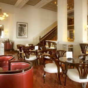 Taj Cape Town - Luxury South Africa Honeymoon Packages - Twanky Bar