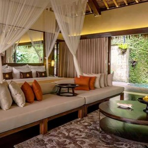 Bali Honeymoon Packages Hanging Gardens Of Bali Emperor Suite Bedroom1