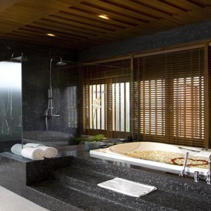 Bali Honeymoon Packages The Samaya Seminyak One Bedroom Royal Courtyard Villa Bathroom