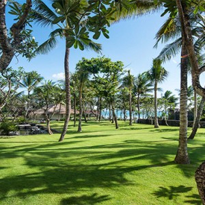 Legian Bali Seminyak - Luxury Bali Honeymoon Packages - Garden