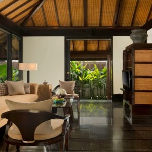 Legian Bali Seminyak - Luxury Bali Honeymoon Packages - One bedroom Villa (Villas at The Club) lounge area