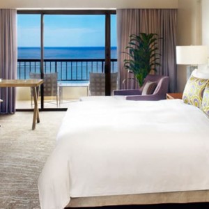 Ali i Ocean Front One Bedroom Suite 2 - Hilton Hawaiian Waikiki Beach - Luxury Hawaii Honeymoon Packages