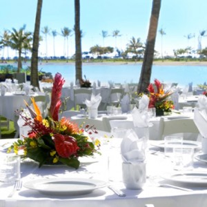 Dining 2 - Hilton Hawaiian Waikiki Beach - Luxury Hawaii Honeymoon Packages