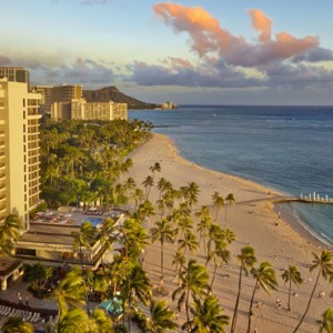 Exterior 3 - Hilton Hawaiian Waikiki Beach - Luxury Hawaii Honeymoon Packages