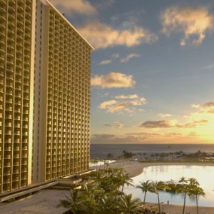 Exterior 4 - Hilton Hawaiian Waikiki Beach - Luxury Hawaii Honeymoon Packages